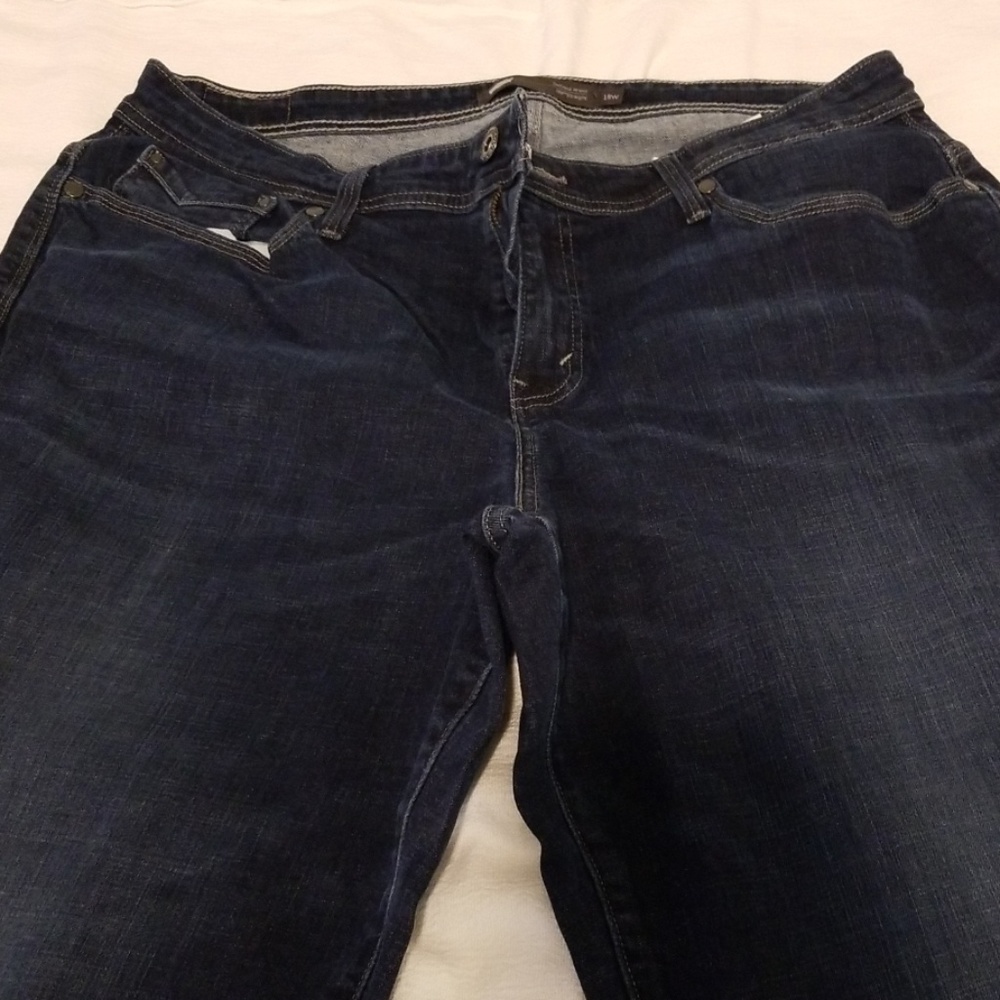 Women's Levi Jeans